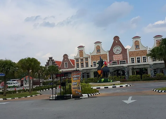 D Savoy Famosa Condo
