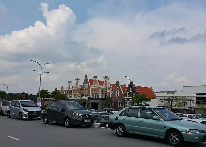D Savoy Famosa Condo