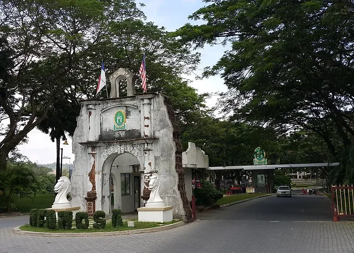 D Savoy Famosa Condo